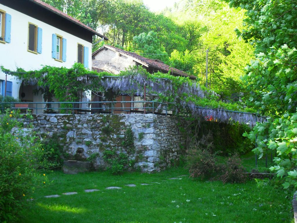 B&B Il Gatto Nero Castelveccana Extérieur photo