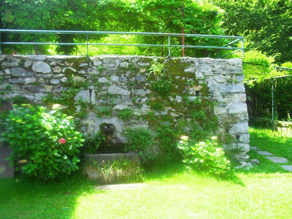 B&B Il Gatto Nero Castelveccana Extérieur photo